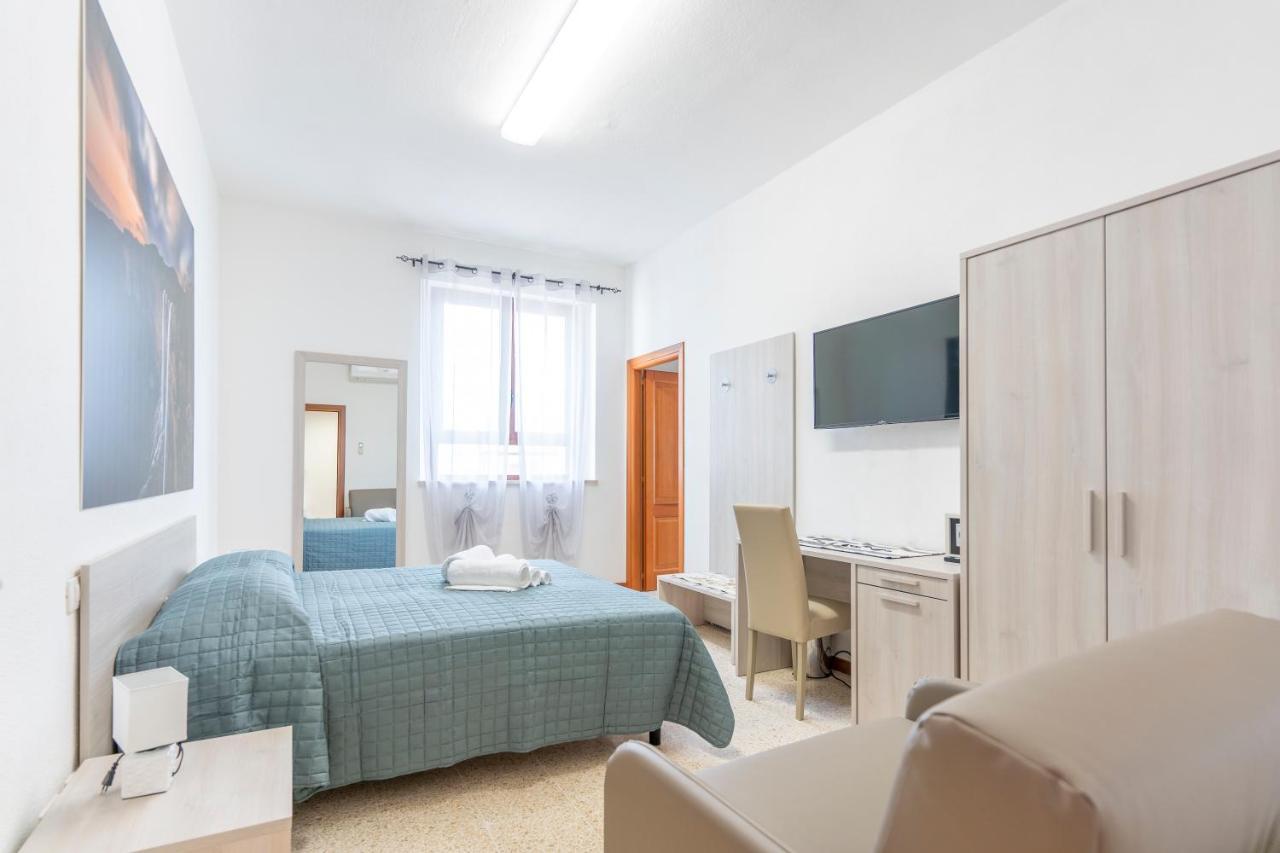 Hotel Dei Tacchi Osini Экстерьер фото