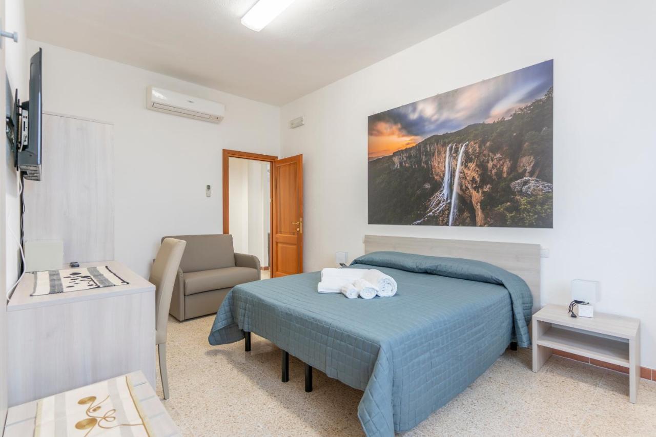Hotel Dei Tacchi Osini Экстерьер фото